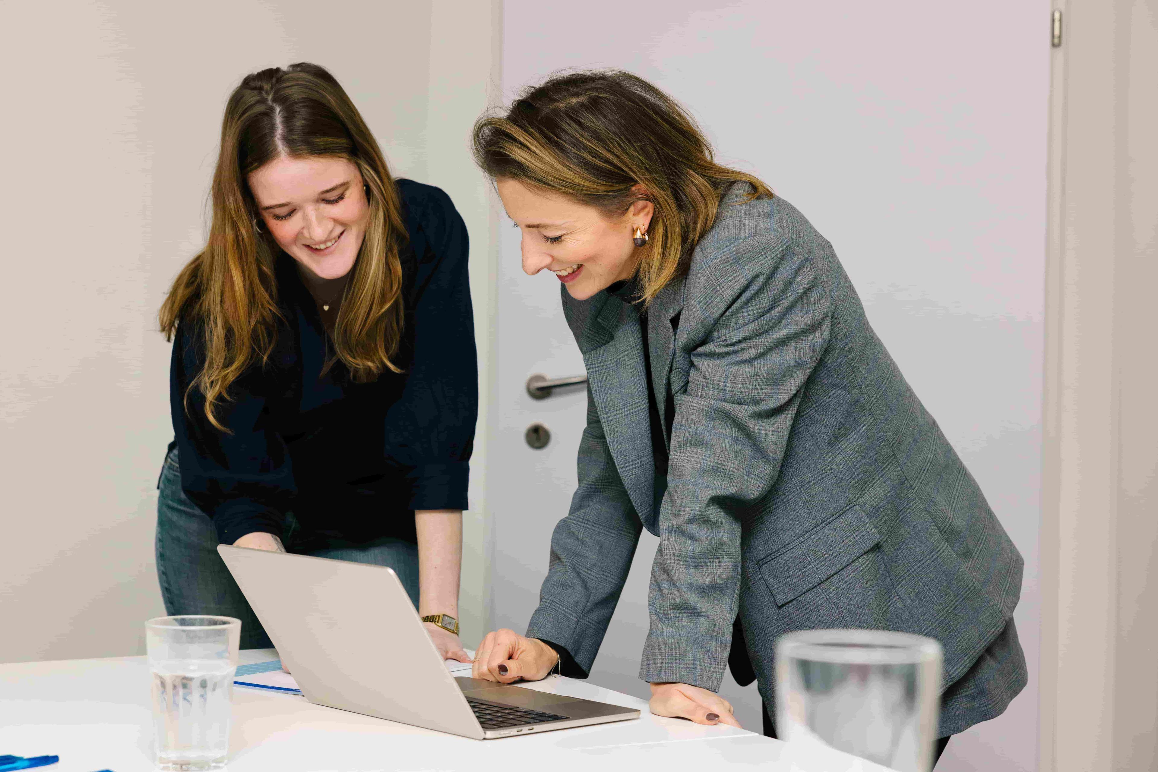 Projektcontroller:in (w/m/d) hero