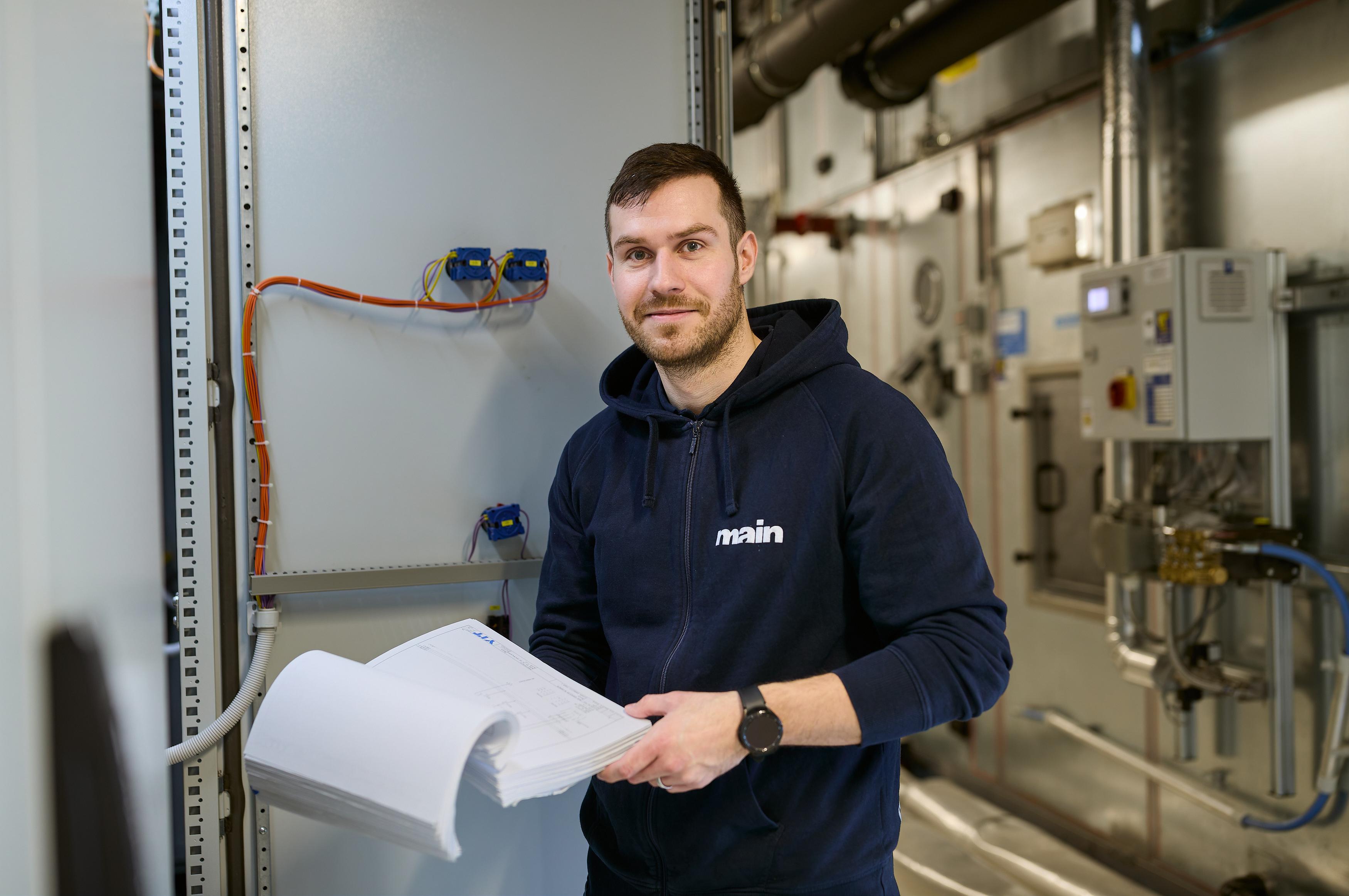 Gebäudetechniker:in für Betriebsführungsstandort hero